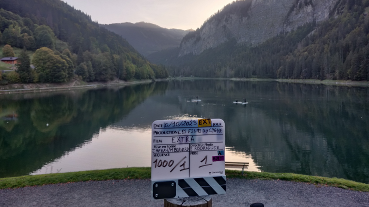 Clap de début pour notre première série Extra !